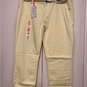 Elle Roll Cuff Capri